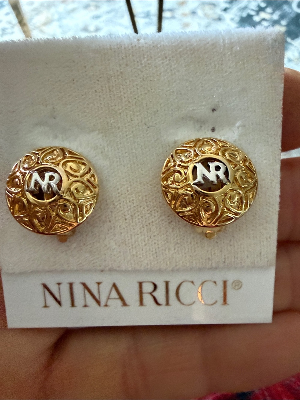 Vintage Nina Ricci Gold-Tone NR Monogram Floral Clip Earrings - Picture 1 of 3